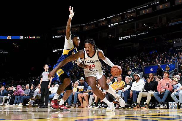 九游娱乐app-难得打出一场高分的表现，快船二队锋线新秀能否保持这样的效率？