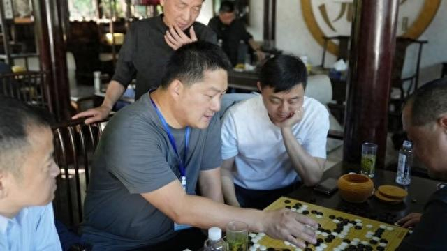九游娱乐-同里杯决赛战成1比1,一场精彩对局引来了哪两位天元赛故友|围甲|刘世振|常昊|王星昊|上海_新浪体育_新浪新闻